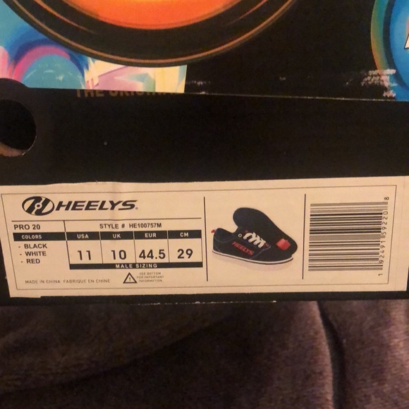 Heelys black/red size 11 - Picture 3 of 7